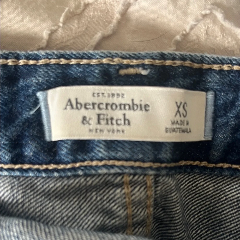 3 items for $20  😊  Abercrombie & Fitch Blue Denim Women's Overall - Picture 3 of 10
